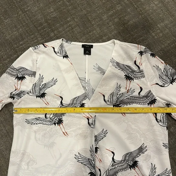 Ann Taylor Factory Flying Cranes V-neck Long-Sleeve Blouse, Size LP - Picture 8 of 10